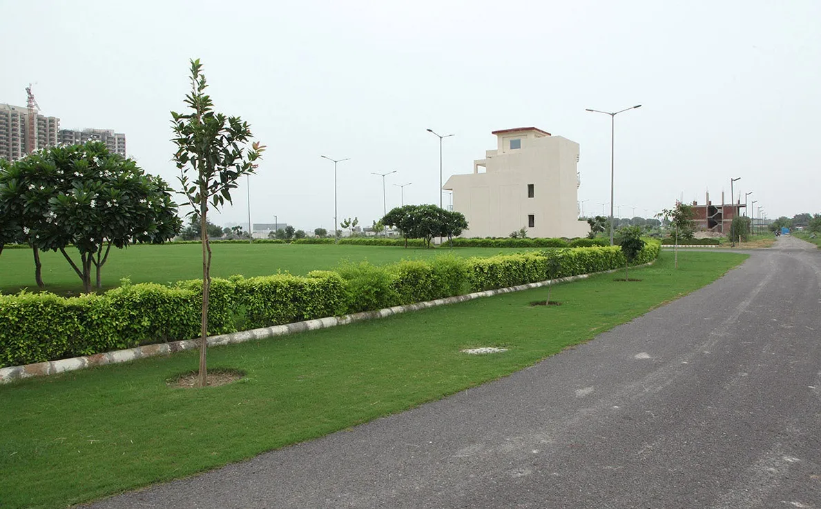 Residential and Commercial Property in Greater Noida - Gallery Image 2